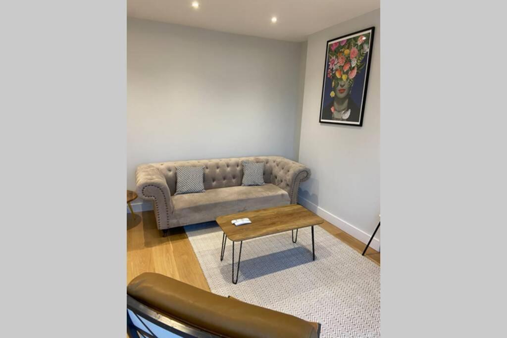Spacious 1 Bedroom Apartment With Sea Views Newquay  Exterior photo