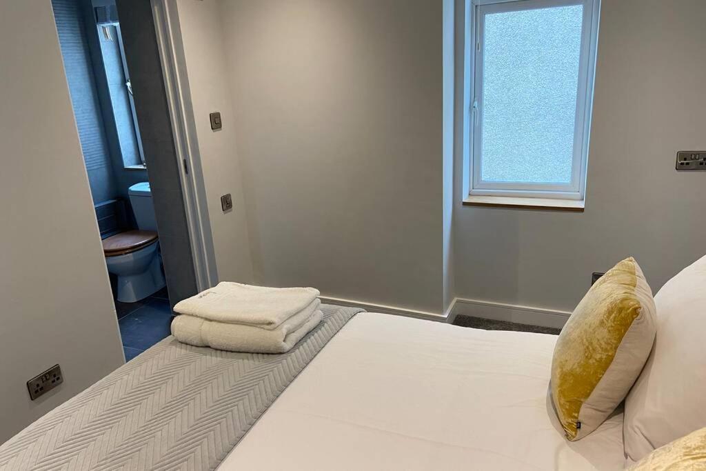 Spacious 1 Bedroom Apartment With Sea Views Newquay  Exterior photo