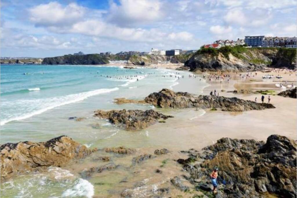 Spacious 1 Bedroom Apartment With Sea Views Newquay  Exterior photo
